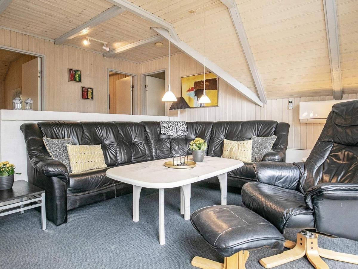 Holiday Home Blavand Cccv Bagian luar foto