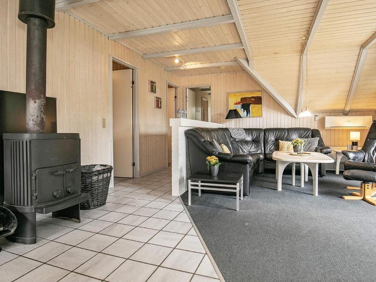 Holiday Home Blavand Cccv Bagian luar foto
